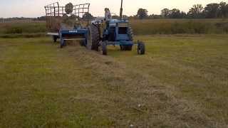 Old Ford 532 baler in action [upl. by Genie]