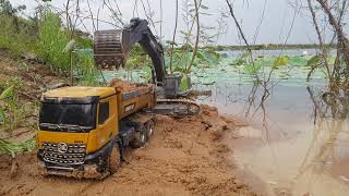 How to use thumb on excavator Mini Excavator Clearing sand working hard today [upl. by Allerus]