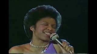 Natalie Cole  This Will Be An Everlasting Love Live  18th Grammy Awards 1976 [upl. by Binnie518]