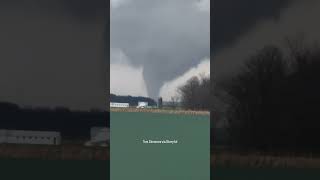 Large tornado moves across field in Ohio [upl. by Elodia648]