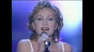 Patricia Kaas  Il me dit que je suis belle Sacrée Soirée 101993 [upl. by Nnylyam]