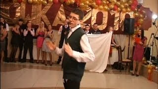 Parodie 12 nauczycieli II LO im Jana Kasprowicza w Kutnie  Studniówka 2010 [upl. by Enasus]