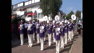 Muziekkorpsen  Intocht Airborne Wandeltocht Oosterbeek 2011 Deel 1 [upl. by Ettelrac]