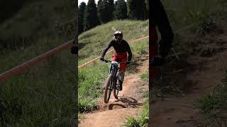 downHill downhill mtb giant caldas colombia [upl. by Eugenle]