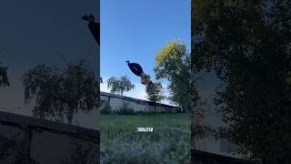 ДЕЛАЕМ ДВА ВИНТА НА УЛИЦЕ😳parkour shortvideo youtube youtubeshorts сальто pkfr pkfrtv [upl. by Cecily]