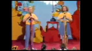 BBC The Singing Kettle 2 1991  episode 1 [upl. by Ettelliw]