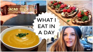 24 What I Eat In A Day  Niomi Smart [upl. by Koran990]