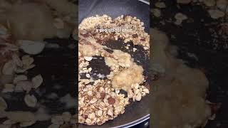 Rychlá domácí granola z pánve na které si opravdu pochutnáte quickrecipe toprecepty [upl. by Neivad]