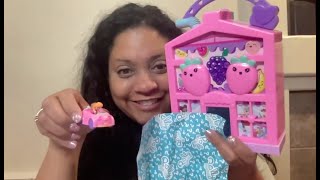 Polly Pocket Pollyville Fresh Market Dolls amp Playset Review  Discover Mini Adventures [upl. by Nnaeirual580]