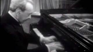 Moiseiwitsch plays Schumann Fantasiestucke op 12 [upl. by Itram]