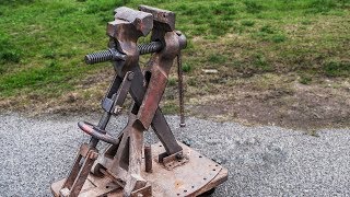 Restoration Massive Vise  250kg 550lb With 25cm 10inch Jaws [upl. by Kenwee940]