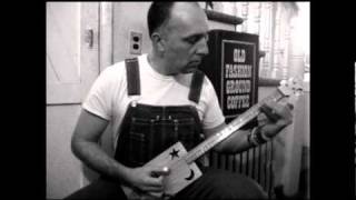 Cigar Box Guitar Mississippi Blues Willie Brown Delta Blues [upl. by Cross]