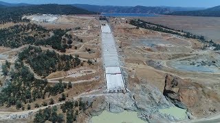 Oroville Dam Crews lay rollercompacted concrete RCC for the emergency spillway splashpad [upl. by Frantz128]