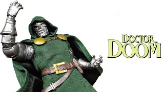 Mezco One12 Collective Doctor Doom Action Figure Review Español [upl. by Dumanian]