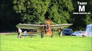 Mikael Carlson flies the rebuilt Blériot XI owned by the Technical Museum in Stockholm [upl. by Abdel]