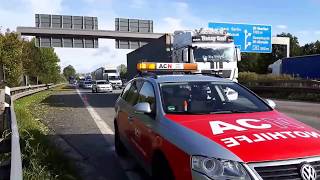 Nothilfe  Absicherung einer Unfallstelle auf der rechten Spur 05102017 [upl. by Petigny]