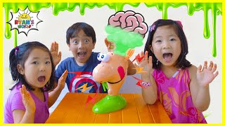 Ryan plays Gooey Louie Board Game for Kids with Emma and Kate [upl. by Auqenahs430]