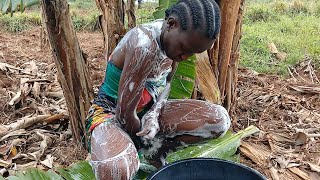 AFRICAN VILLAGE OUTDOOR BATHINGAFRICAN VILLAGE LIFE [upl. by Wallas]