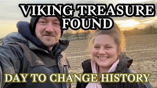 VIKING WOW WE NEVER EXPECTED THIS  METAL DETECTING IN THE UK 4K Live Digs With TIDs [upl. by Yoccm881]