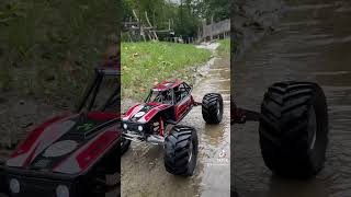 Axial Capra goes over this stone without any problem🤣🤣🔥❤️👑🤩 axialcapra trending traxxas rc [upl. by Ididn]