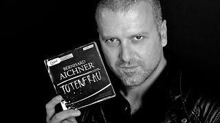 Interview mit Bernhard Aichner Autor des Thrillers TOTENFRAU [upl. by Orapma]