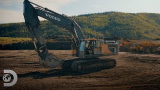 Inconvenientes na mineração com uma escavadeira de esteira  Febre do Ouro  Discovery Brasil [upl. by Gregrory198]