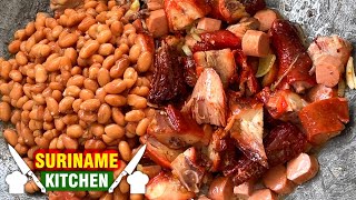 Bruine Bonen Met Gerookte Kip amp Worst KOKEN IN SURINAME  Brown Beans With Smoked Chicken amp Sausages [upl. by Tonina]