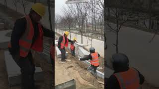 Hoisting process of precast road slope protection concrete baffle [upl. by Jacquelin]