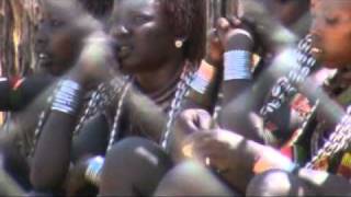 Ethiopie ETH18 les femmes Hamar [upl. by Aneelak82]