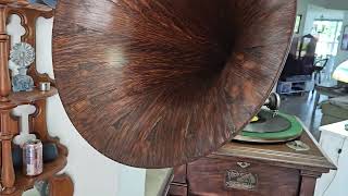 QUARTERSAWN OAK VICTOR V with OAK SPEARTIP HORN PHONOGRAPH [upl. by Najram452]