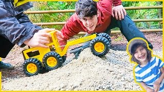 Toy Construction Truck Review  Tonka Grader [upl. by Dorotea]