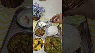 Winter wali thali alsi ke laddu thali alsiladdu youtubeshorts food homemade [upl. by Bianka]