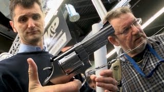 Messe für Waffen in Nürnberg  Faszination für klassische Gewehre ungebrochen [upl. by Jarvis]