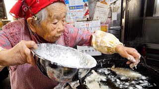 ８７歳スーパーおばあちゃんの超絶天ぷらさばきが炸裂するうどん屋さん丨Japanese Tempura Udon Noodles [upl. by Nylitak880]