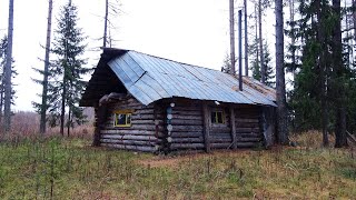 В тайгу поздней осенью Ч1 Лесная изба Таёжный быт кухня Охотничье зимовье Один в глухой тайге [upl. by Maia]