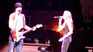 Kid Rock Sheryl Crow Picture NASHVILLE Feb 18 2011 2182011 LIVE [upl. by Thant79]