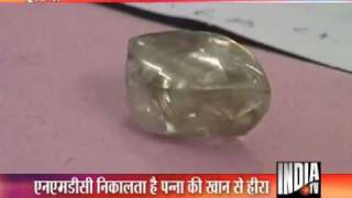 Biggest Ever Diamond Unearthed From Panna [upl. by Enihpesoj]