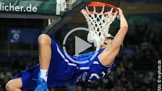 Danilo Barthel mit dem SlamDunk gegen Bonn [upl. by Asilrahc]