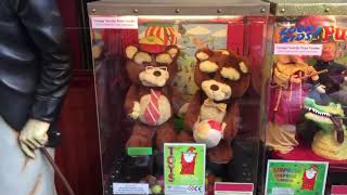 Coin Operated Novelty Prize Vending Machine  Talking Bears [upl. by Trebmer464]