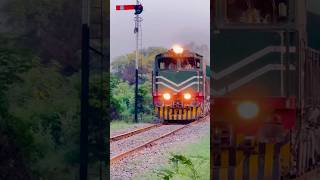 5up Green Line Approaching GujratTrainologypakistanrailways trainspeed geu20 [upl. by Eciral]