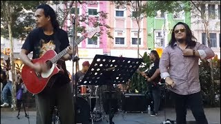 sambutlah kasihbro rocker suara mantap feat Sentuhan buskers cover lovehunter [upl. by Ameer]