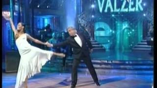 Ballando con le stelle Walzer Natalia Titova  Ivan Zazzaroni [upl. by Dominus]