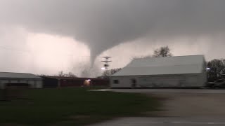 04042023 Lewistown IL  Tornadoes Damage Homes North of Town [upl. by Wilkens683]