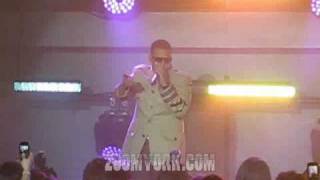 Daddy Yankee Cantando Merenguewmv [upl. by Kanal]