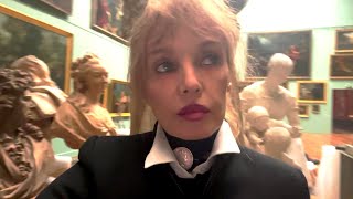 Arielle Dombasle  Visite du Musée des Augustins à Toulouse [upl. by Knah]