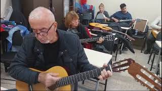 Caddelerde rÃ¼zgar gitar kursumuzun ilk dersi [upl. by Maggie]