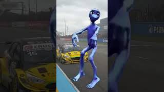 DAME TU COSITA GREEN ALIAN vs ALIEN DANCE 👽👽 greenalien funny adrenaline dametucosita shorts [upl. by Htiekal]