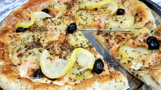 Pizza blanche au saumon fumé un régal💗بيتزا بلصوص البيضاء و سلمون المدخن [upl. by Nimaj750]