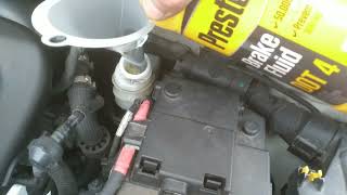 Jeep Renegade brake fluid flush and bleed Recommend 2yr maintenance for DOT 4 brake fluid [upl. by Gemma]