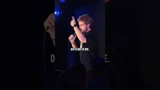 Fiscalist met kakker kleding  Daan van der Hoeven ComedyClubHaug comedy standuplive funny [upl. by Saidee514]